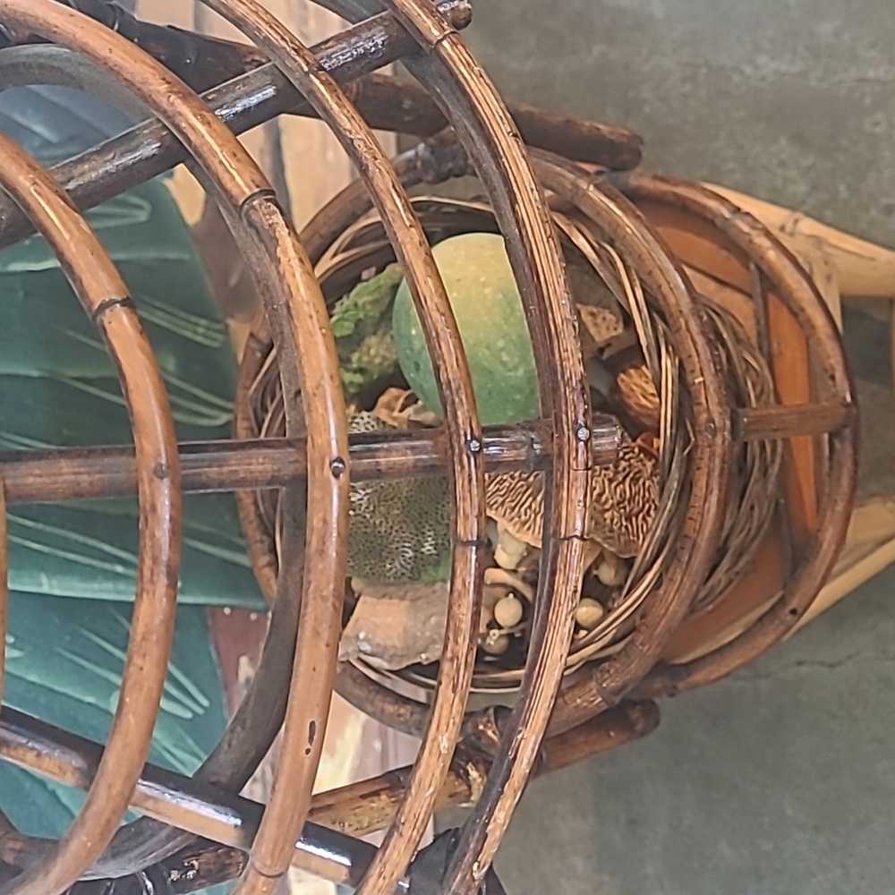 VINTAGE RATTAN HANGING BASKET - Picture 9 of 9